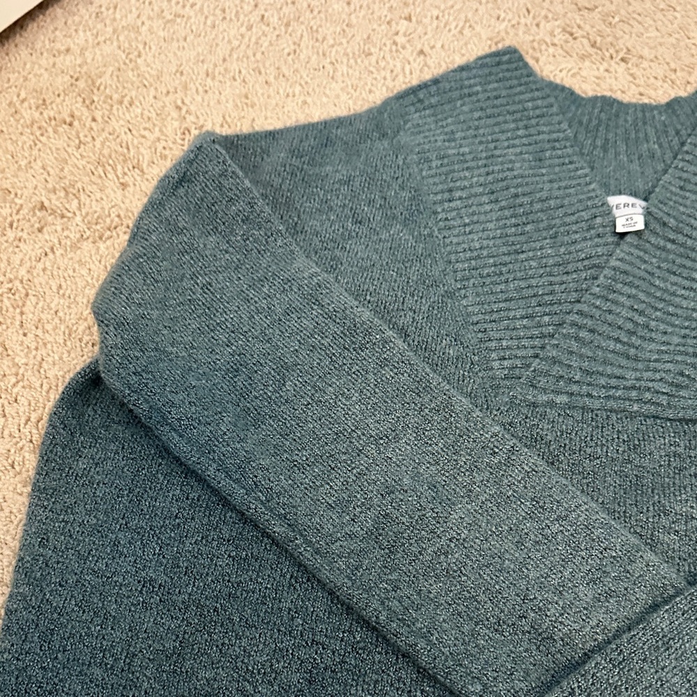 EUC size XS Evereve Teal V-Neck Sweater - Picture 4 of 5